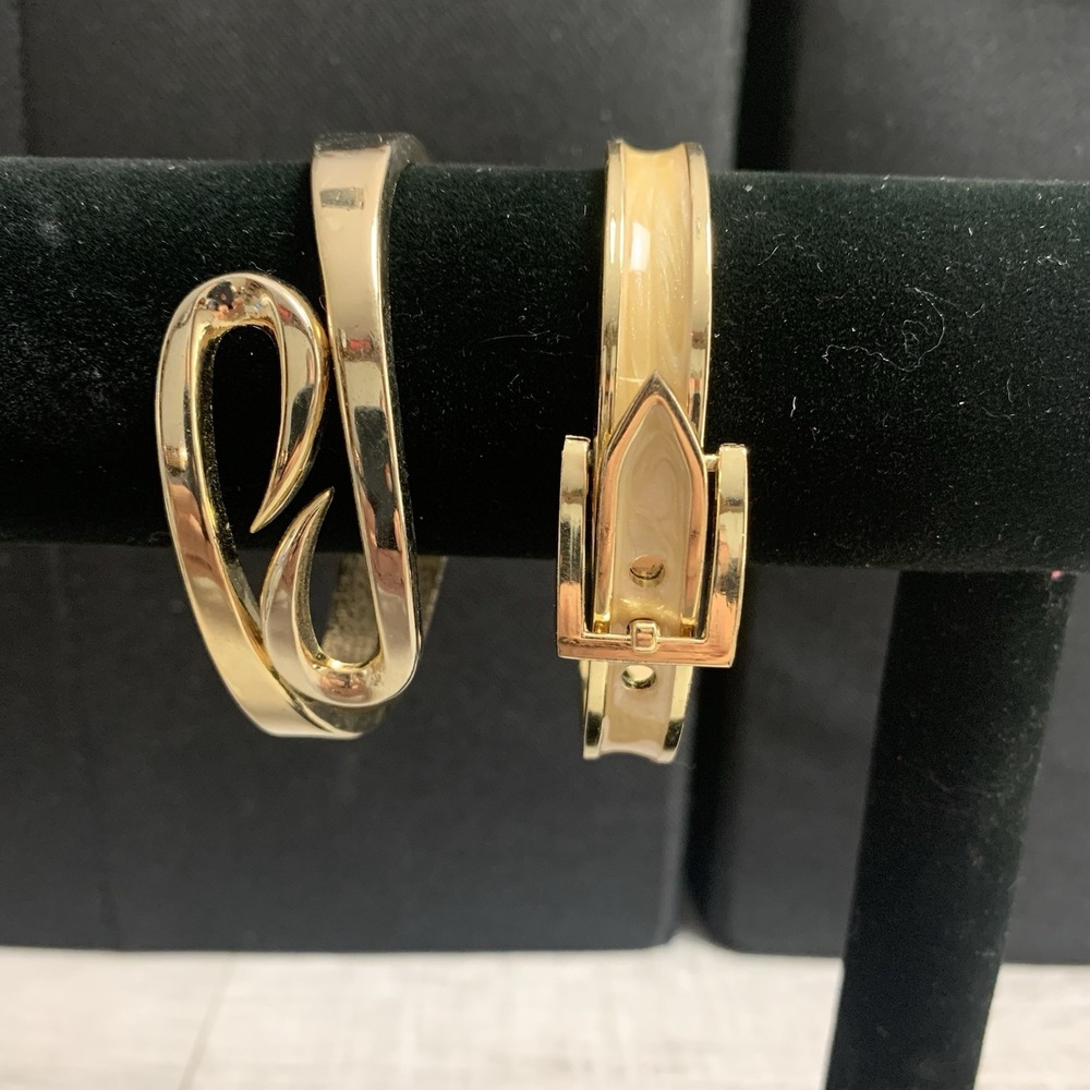 2 Gold Tone Hinge Bracelets Hooks Making An Eternity Sign And Belt Design 8"‎